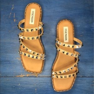 Steve Madden studded strappy flat sandals. Size 7.5